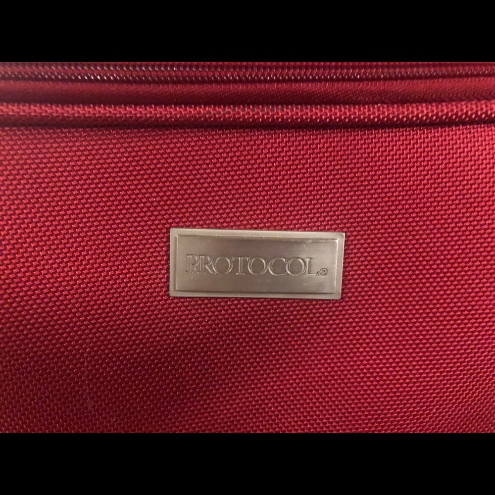 Extra large Protocol suitcase